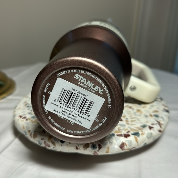 40 oz Stanley Quencher H20 Rose Quartz Glow tumbler - Picture 8 of 8